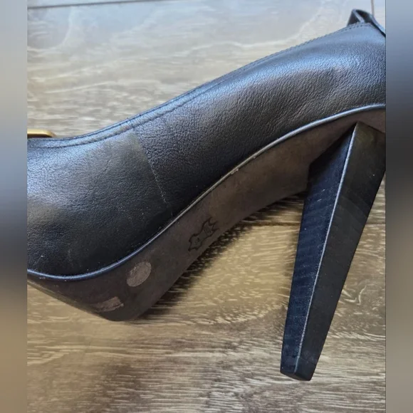 BCBGMaxAzria Heels In Size 6. - Picture 4 of 6